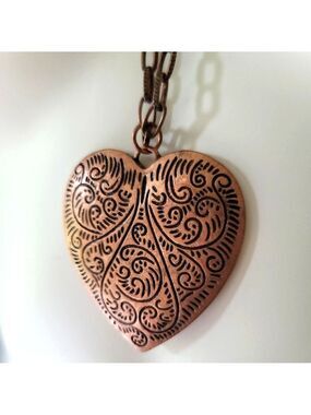 Vintage Fashion Bronze Heart Pendant Necklace 15 Inch